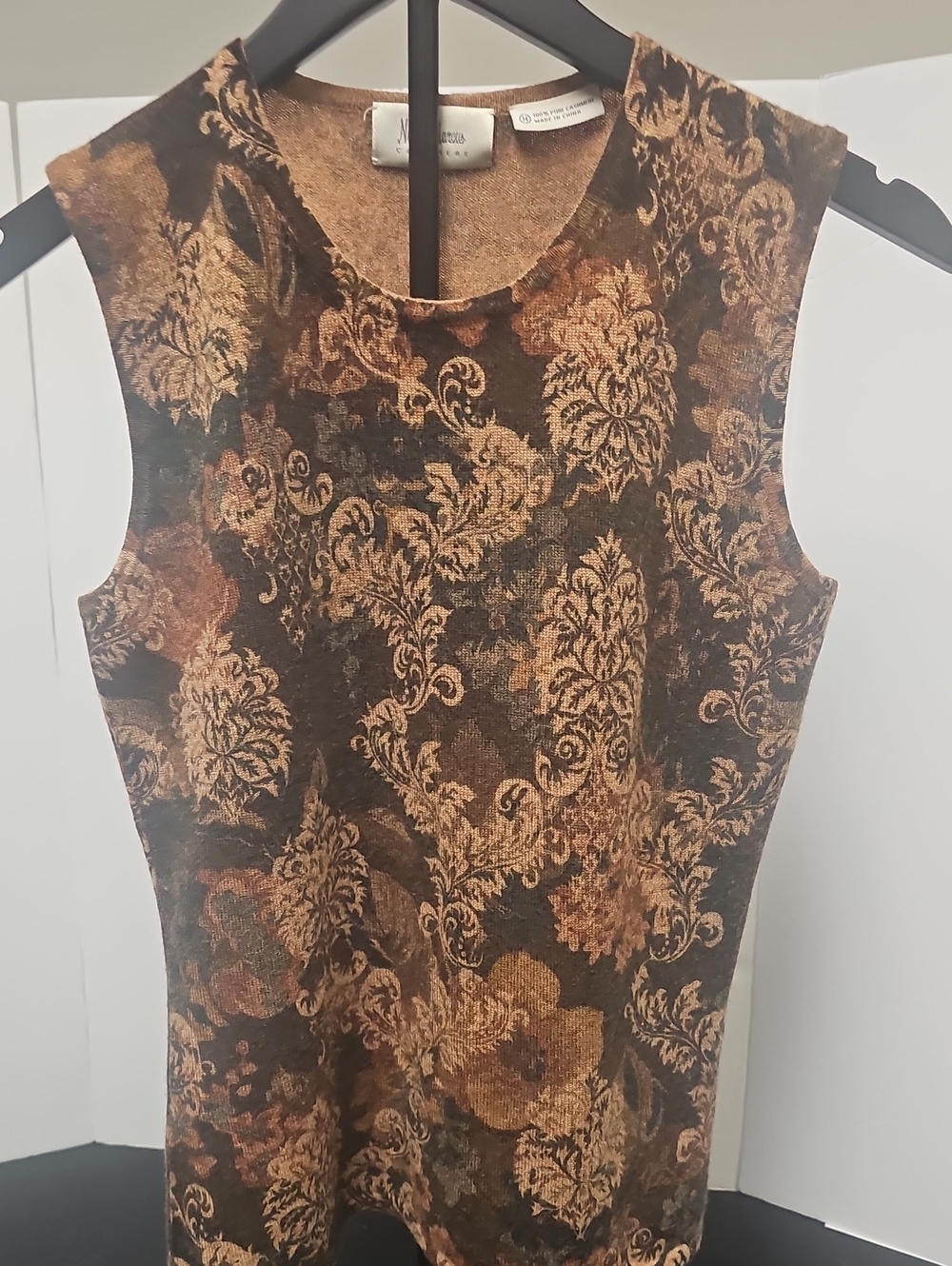 Neiman Marcus Brown and Tan Floral Jacquard Sleeveless Tank 100 Cashmere